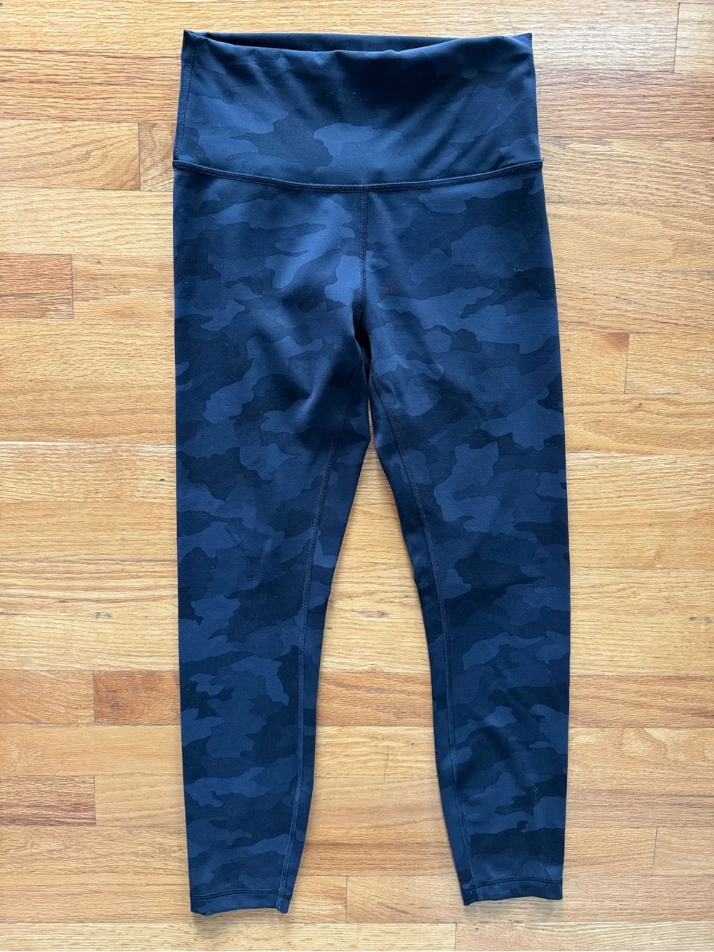 Lululemon High Rise 24” Tight Women’s 6 Heritage 365 Camo